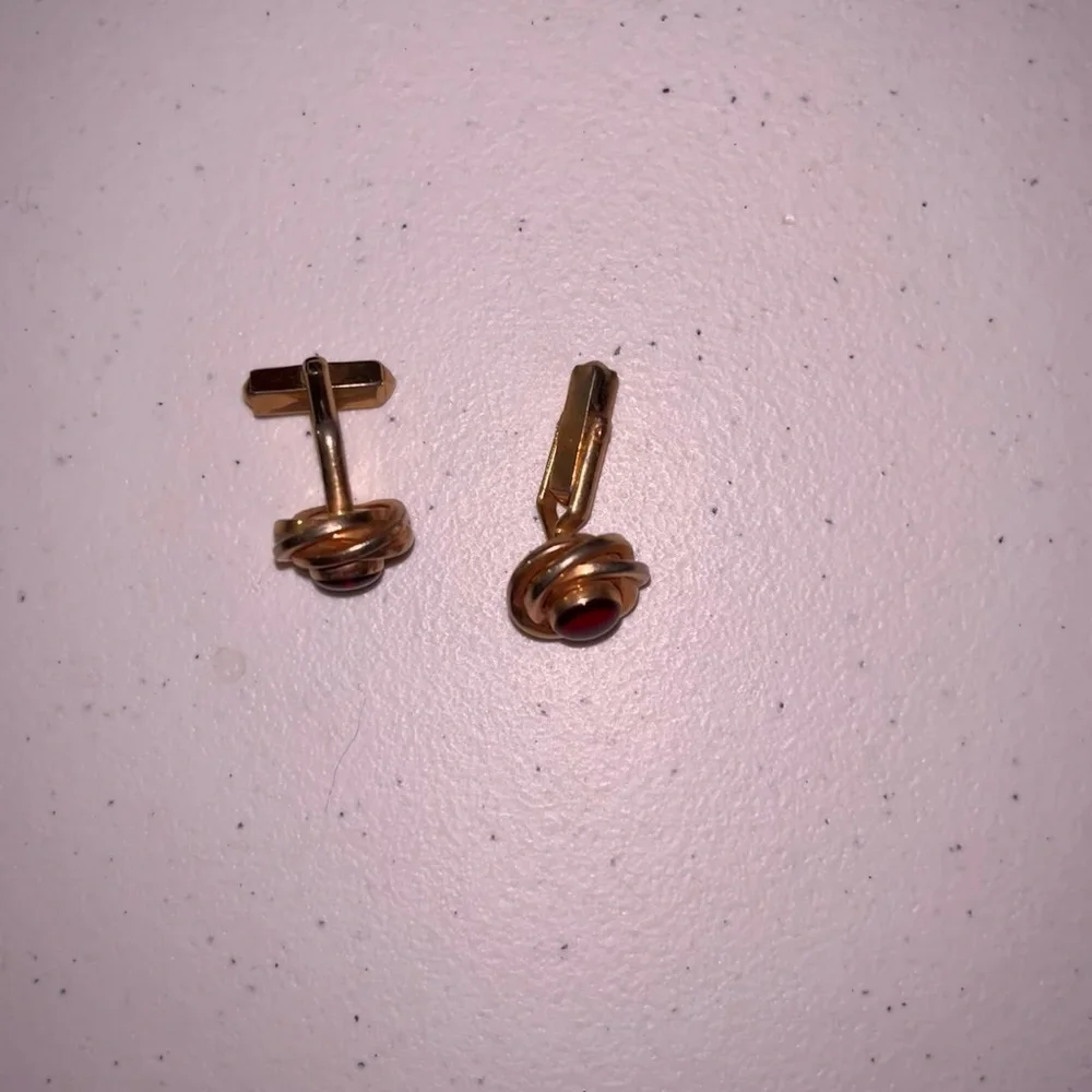 NIBag Vintage Swank Ruby / Garnet Jeweled Gold Cuff Links